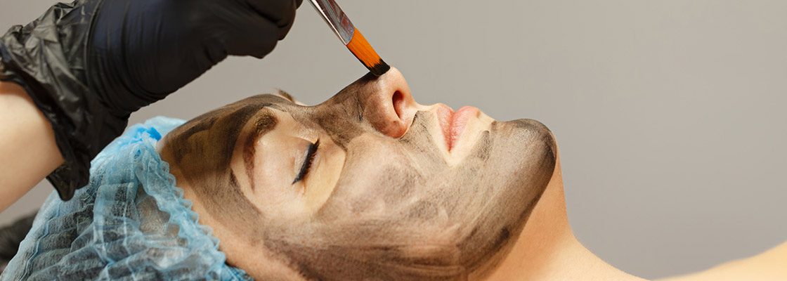 Carbon Facial in Delhi at sarayu Clinics for bright and clear skin.